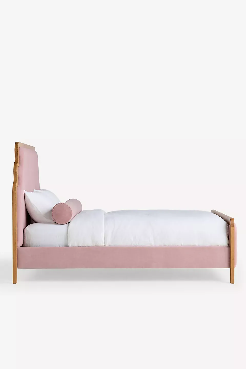 Pim Velvet Bed